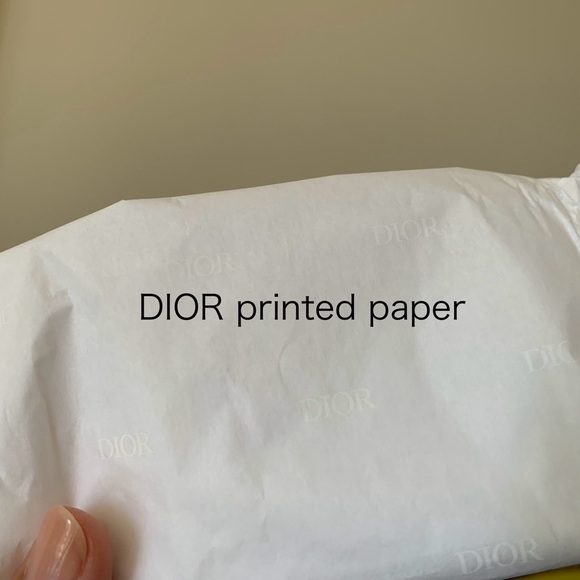 Dior cosmetic pouch Brand new Holiday 2024 comes with box Authentic ⭐️ - Picture 11 of 11